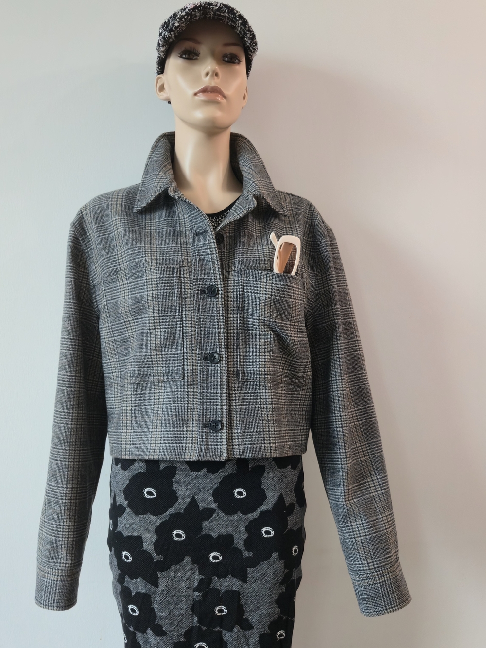 Wilfred By Aritzia Everyday Luxury Cropped Plaid Button-Up Jacket - Gray Large